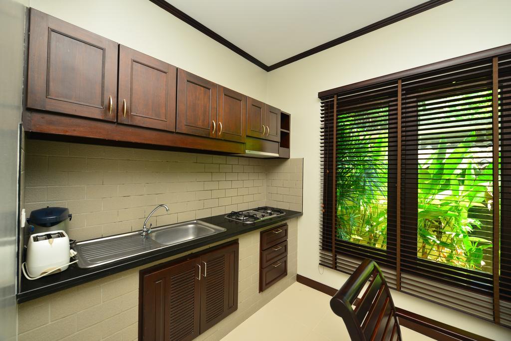 Naiharn Garden Villa Phuket Buitenkant foto