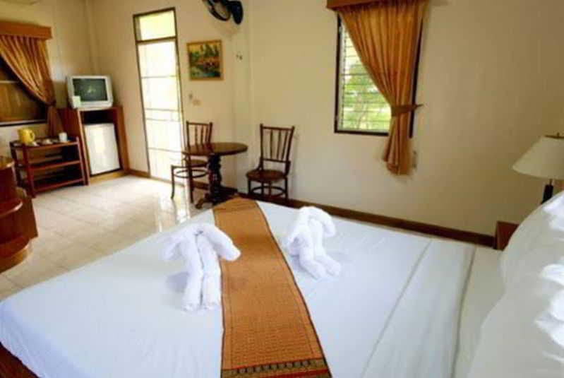 Naiharn Garden Villa Phuket Buitenkant foto