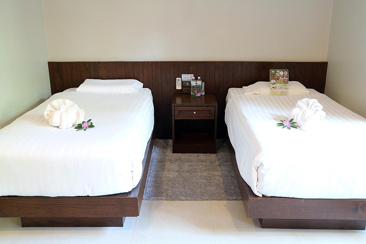 Naiharn Garden Villa Phuket Buitenkant foto