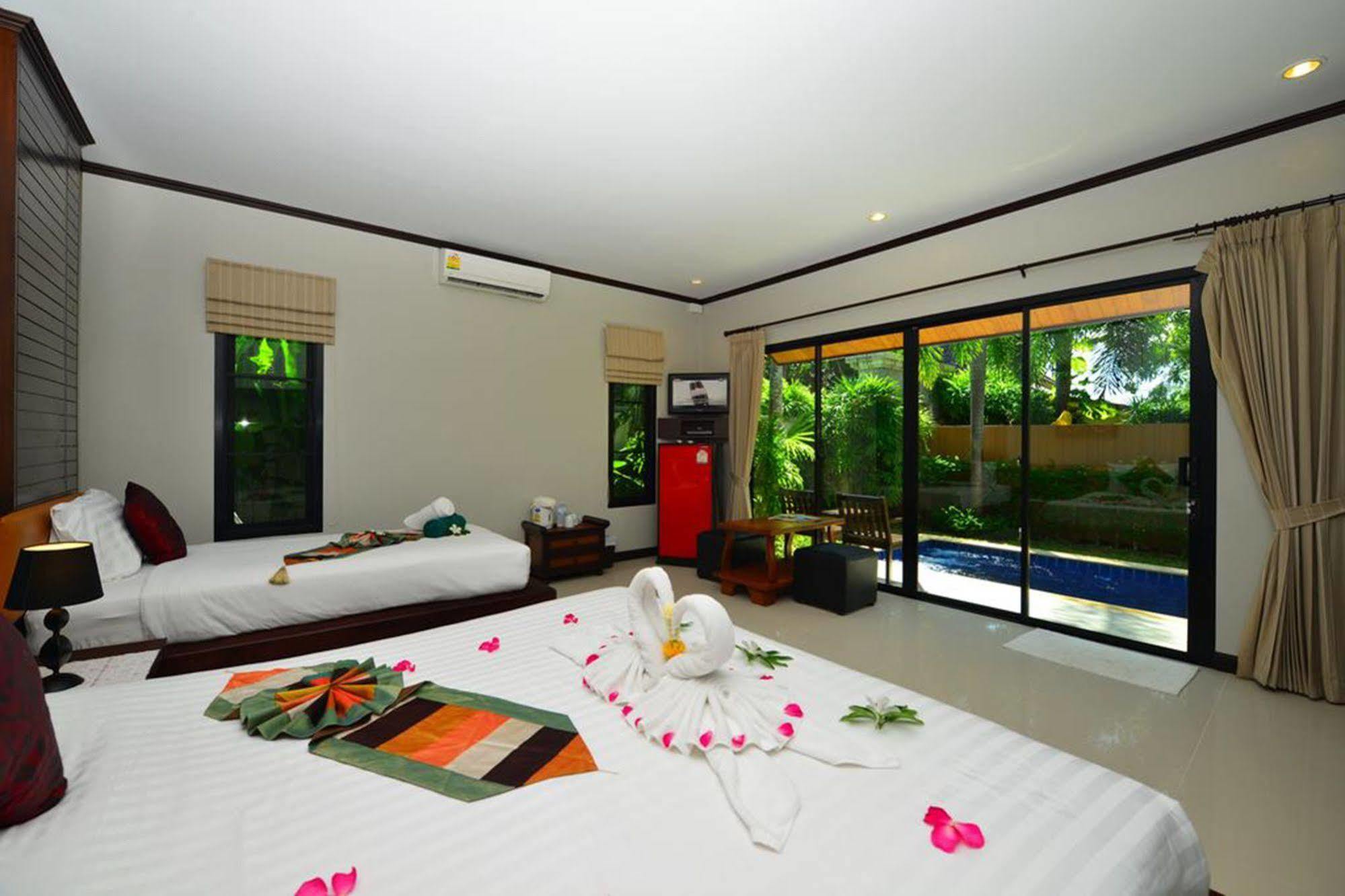 Naiharn Garden Villa Phuket Buitenkant foto