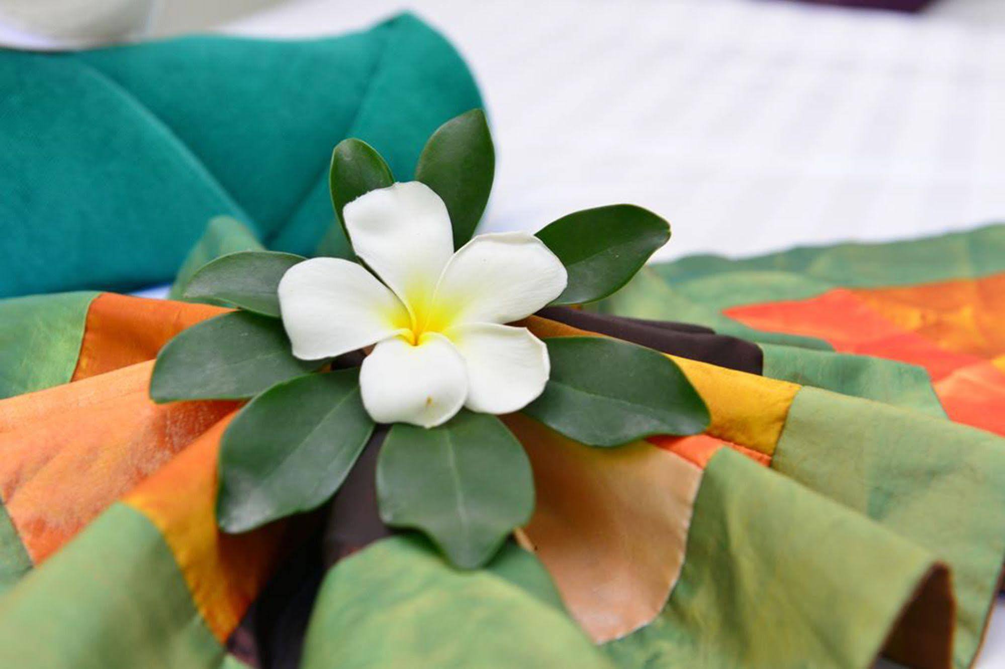 Naiharn Garden Villa Phuket Buitenkant foto