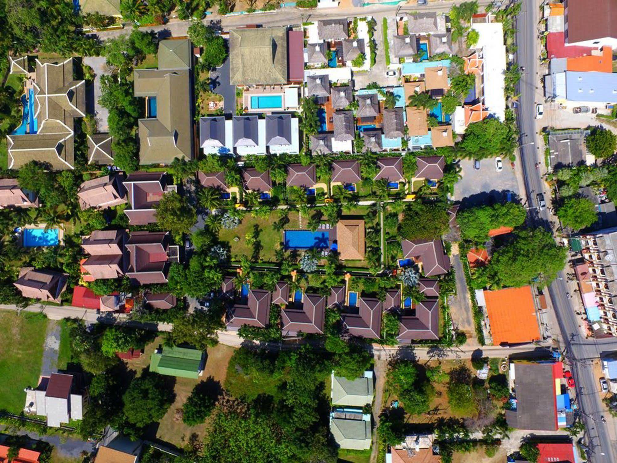 Naiharn Garden Villa Phuket Buitenkant foto
