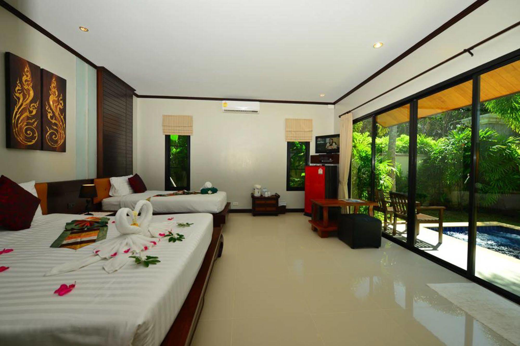 Naiharn Garden Villa Phuket Buitenkant foto